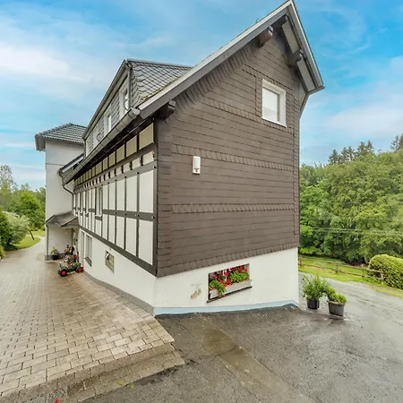 Apartment In Medebach Near Kuestelberg Ski Lift, Cleaning Included 아파트